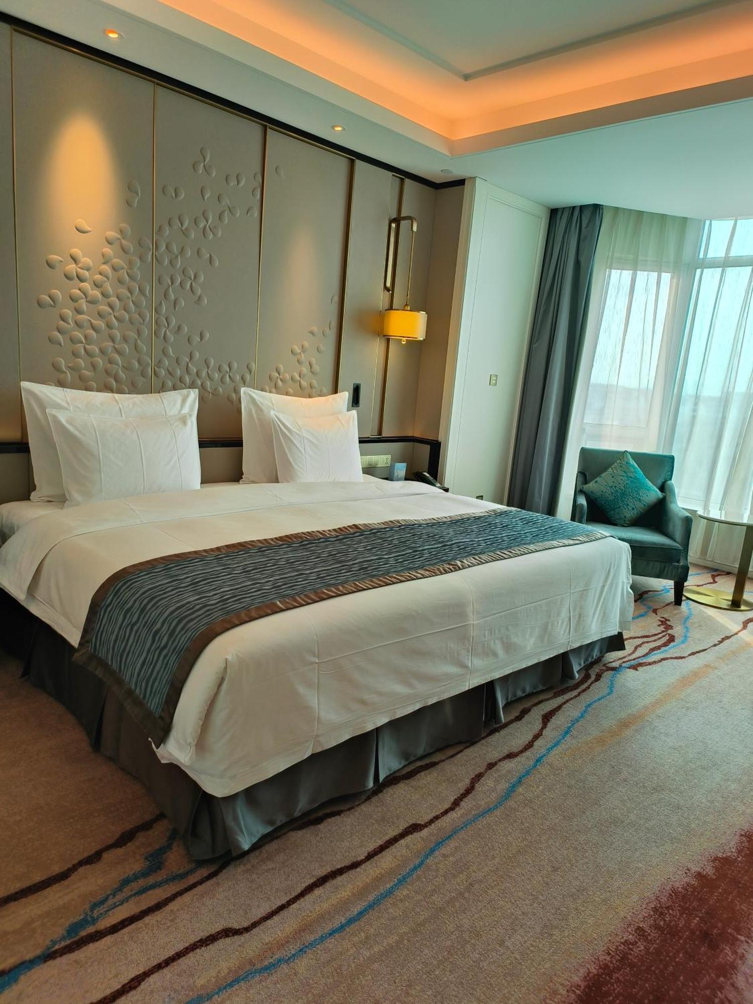 Wyndham Qingdao L Free Fixed-Time Shuttle Service Between Hotel And Airport & North Railway Station L Live Band In The Night L Outdoor Children'S Amusement Park L 1-Hour Play Squash, Snooker Or Table Tennis Exterior foto